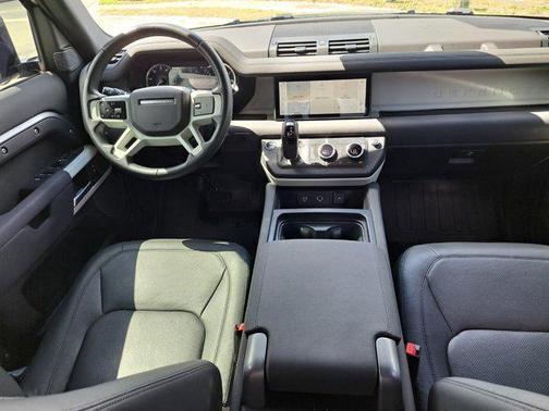 2023 Land Rover Defender 110 SE