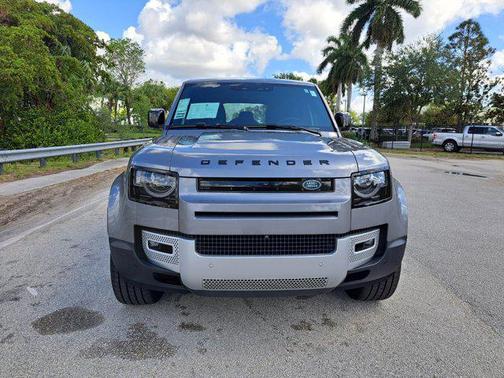 2023 Land Rover Defender 110 SE