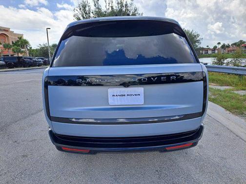 2025 Land Rover Range Rover P400 SE 7 Seat