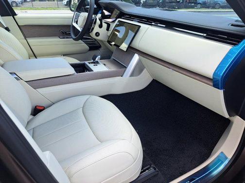 2025 Land Rover Range Rover P530 SE 7 Seat