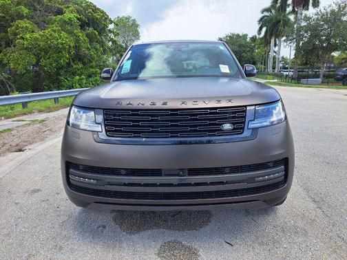 2025 Land Rover Range Rover P530 SE 7 Seat