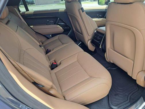 2025 Land Rover Range Rover Sport SE