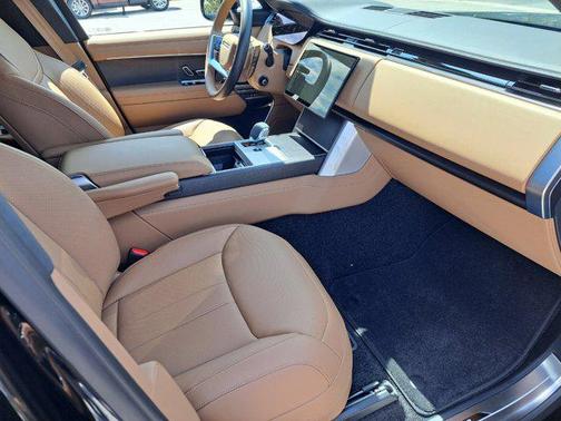 2025 Land Rover Range Rover P530 SE