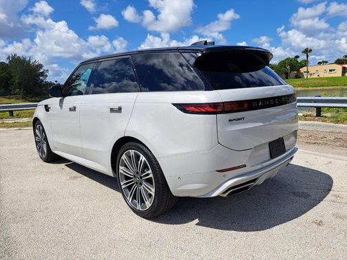 2024 Land Rover Range Rover Sport SE