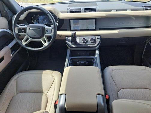 2023 Land Rover Defender 110 SE