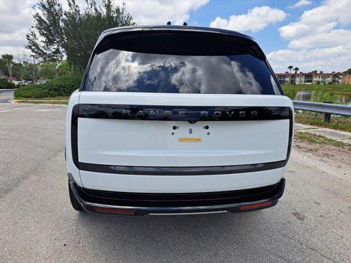 2025 Land Rover Range Rover P530 SE 7 Seat