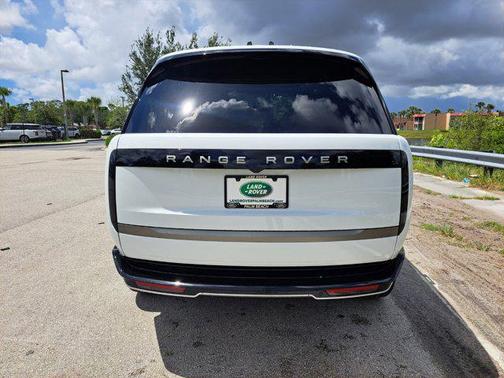 2025 Land Rover Range Rover P400 SE