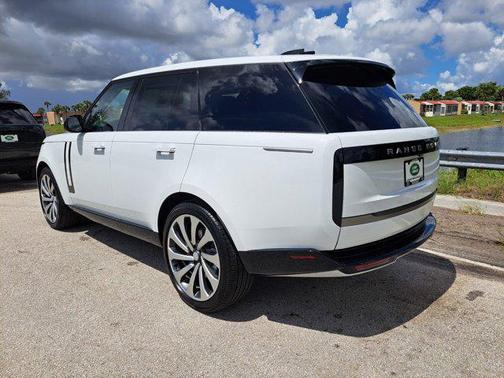2025 Land Rover Range Rover P400 SE