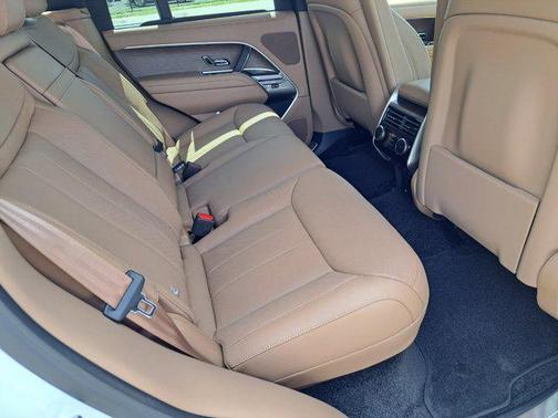 2025 Land Rover Range Rover P400 SE