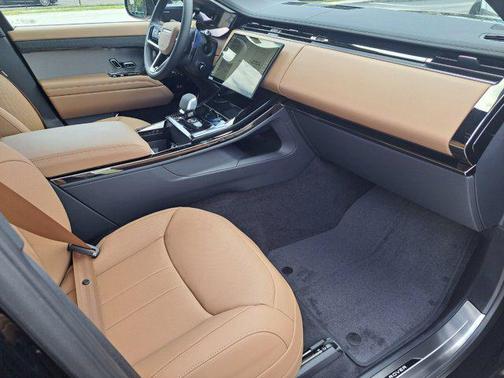 2025 Land Rover Range Rover Sport SE