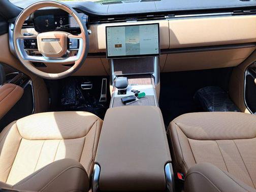 2025 Land Rover Range Rover P550e SE
