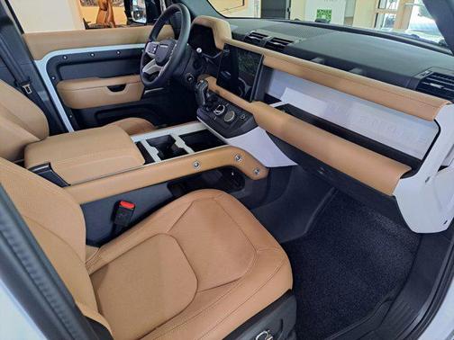 2025 Land Rover Defender 130 P300 S