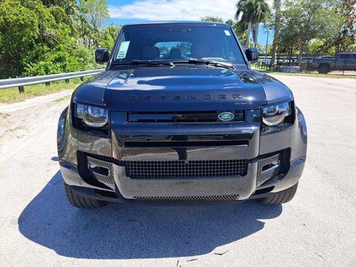 2025 Land Rover Defender 110 P400 X