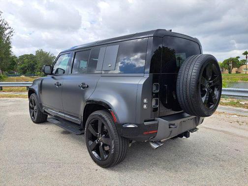 2023 Land Rover Defender 110 Carpathian Edition