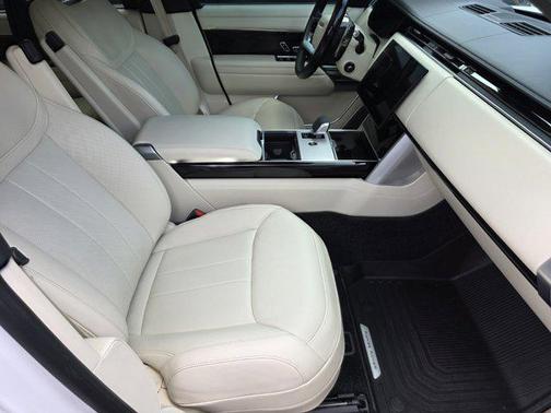 Fuji White 2024 Land Rover Range Rover P530 Autobiography