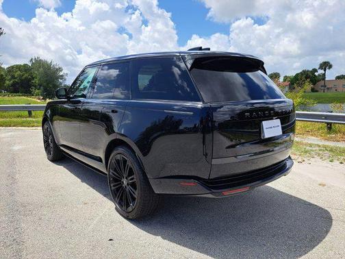 2025 Land Rover Range Rover P530 SE