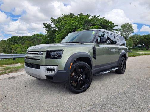 2023 Land Rover Defender 130 SE