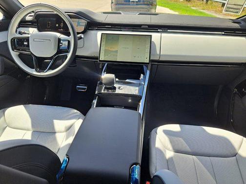 2025 Land Rover Range Rover Sport SE
