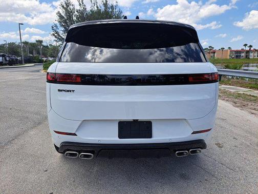 2025 Land Rover Range Rover Sport SE