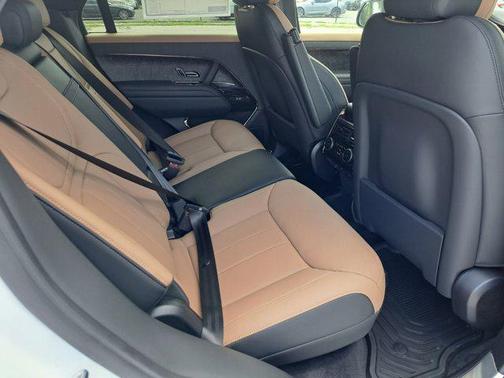 2025 Land Rover Range Rover Sport SE