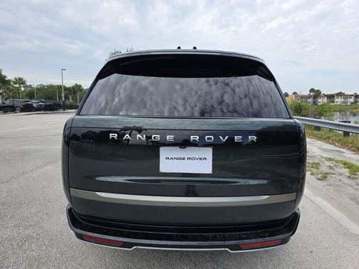 Green 2026 Land Rover Range Rover P400 SE
