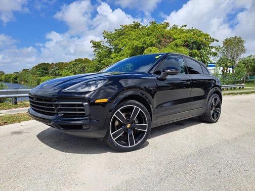 2022 Porsche Cayenne Platinum Edition