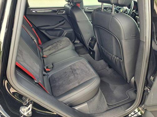 2019 Porsche Macan Base