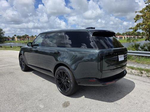 Belgravia Green Metallic 2026 Land Rover Range Rover P530 SE 7 Seat