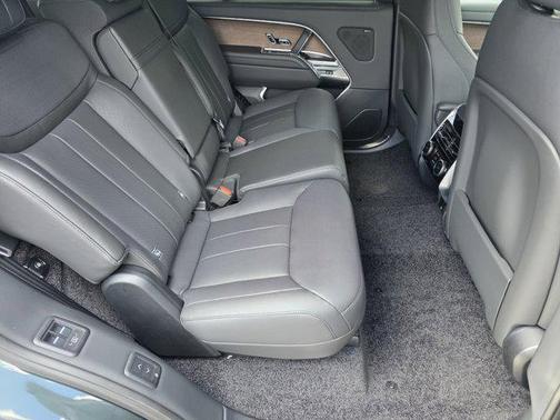 Belgravia Green Metallic 2026 Land Rover Range Rover P530 SE 7 Seat