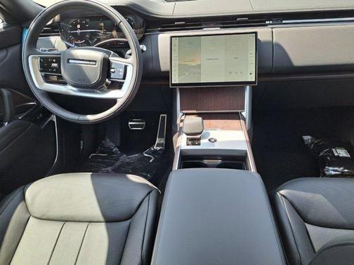 2025 Land Rover Range Rover P400 SE