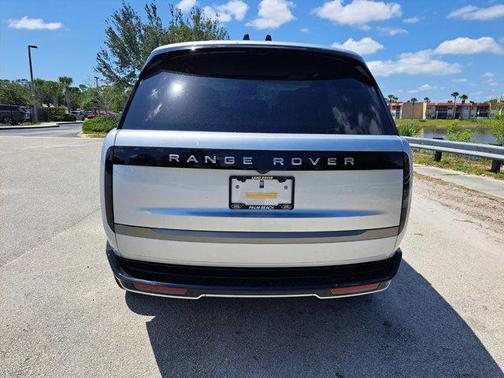 2025 Land Rover Range Rover P400 SE