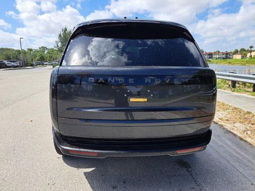 2025 Land Rover Range Rover P400 SE 7 Seat