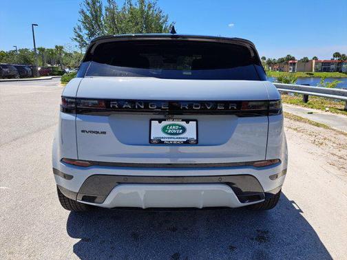 2026 Land Rover Range Rover Evoque Dynamic SE