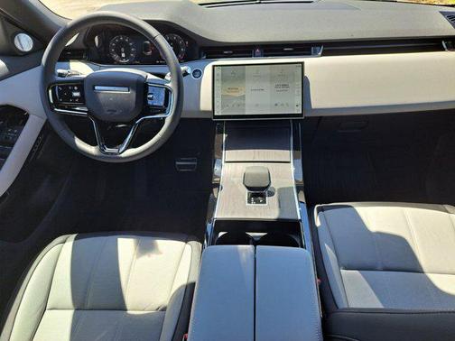 2026 Land Rover Range Rover Evoque Dynamic SE