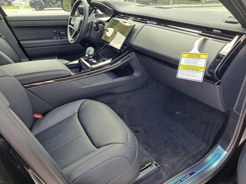2025 Land Rover Range Rover Sport SE