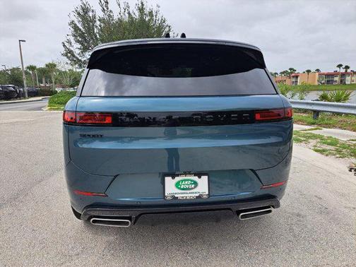 2025 Land Rover Range Rover Sport SE