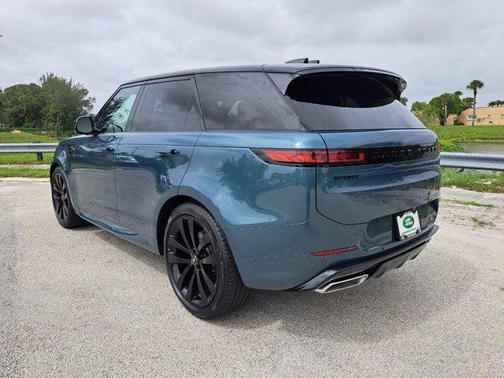 2025 Land Rover Range Rover Sport SE