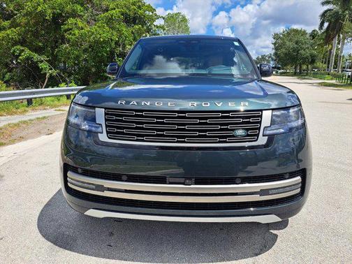 2025 Land Rover Range Rover P400 SE