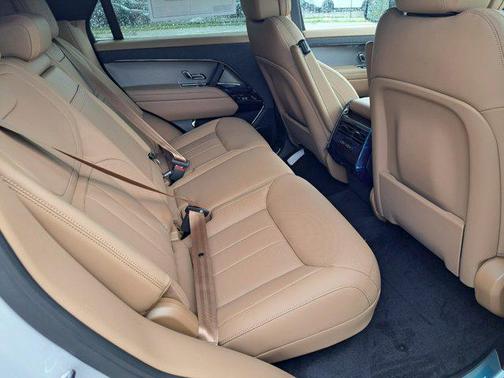 2025 Land Rover Range Rover Sport SE