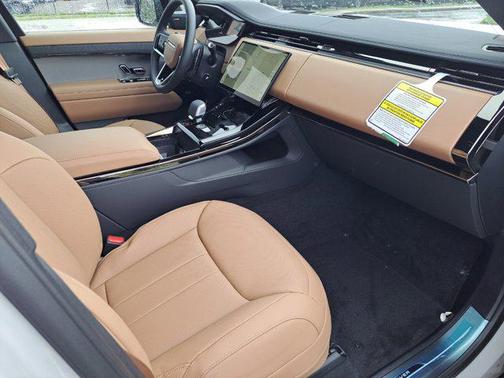 2025 Land Rover Range Rover Sport SE