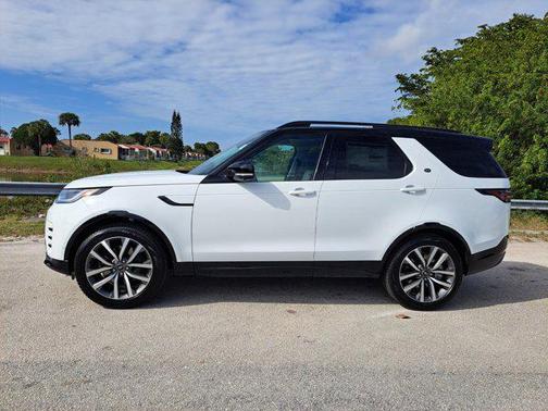 2025 Land Rover Discovery P360 Dynamic SE