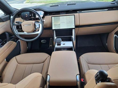 2025 Land Rover Range Rover P530 SE 7 Seat