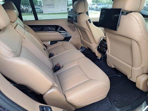 2025 Land Rover Range Rover P530 SE 7 Seat