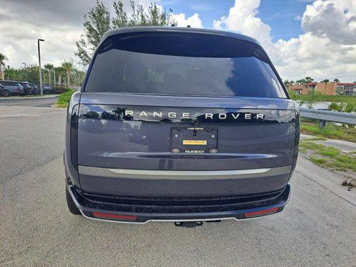 2025 Land Rover Range Rover P530 SE 7 Seat