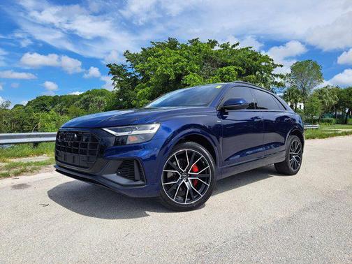 2022 Audi Q8 55 Premium Plus