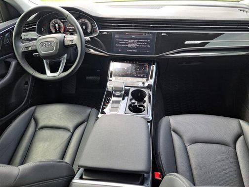 2022 Audi Q8 55 Premium Plus