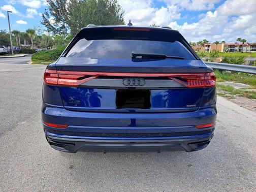 2022 Audi Q8 55 Premium Plus