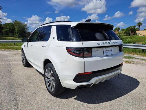 2025 Land Rover Discovery Sport S