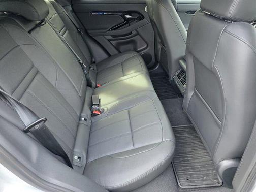 2026 Land Rover Range Rover Evoque Dynamic SE