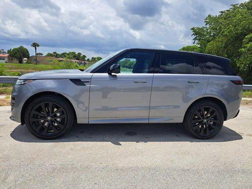 2025 Land Rover Range Rover Sport SE